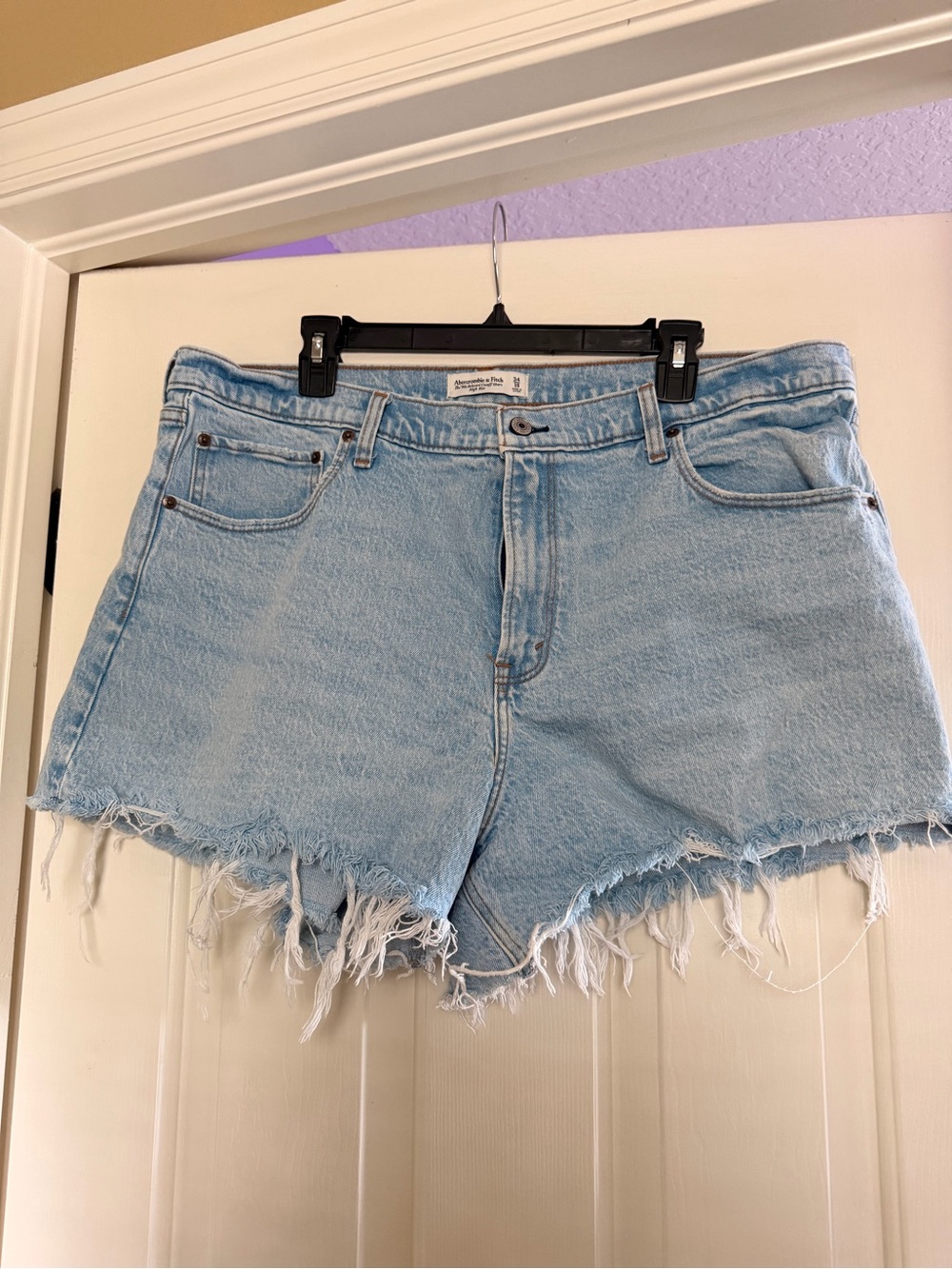 Abercrombie & Fitch Light Wash Frayed Hem Denim Shorts